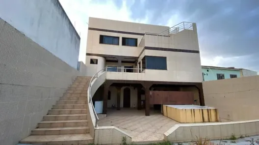 Casa com 7 Quartos à venda, 300m² no Praia Campista, Macaé