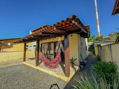 Casa com 3 Quartos à venda, 221m² no Bom Retiro, Joinville