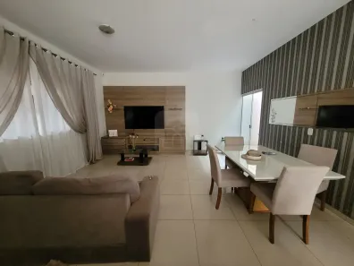Casa com 3 Quartos para alugar, 200m² no Jardim Patrícia, Uberlândia