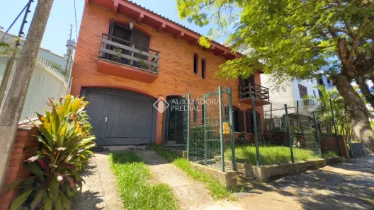 Casa com 4 Quartos à venda, 242m² no Jardim Itu, Porto Alegre