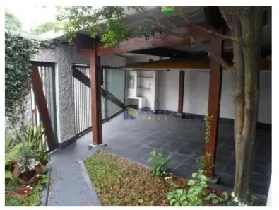 Sobrado com 3 Quartos à venda, 200m² no Jardim Itacolomi, São Paulo
