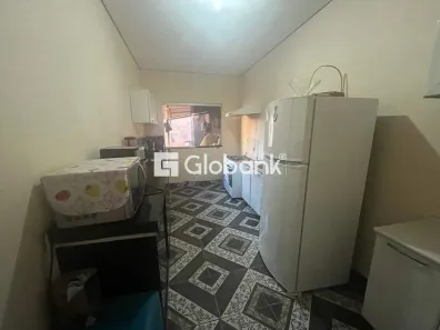 Casa com 3 Quartos à venda, 12m² no Carmelo, Montes Claros