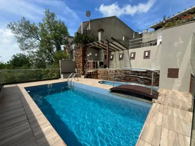 Casa com 4 Quartos à venda, 257m² no Agronômica, Florianópolis