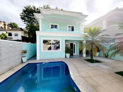 Casa com 3 Quartos para alugar, 157m² no Pechincha, Rio de Janeiro