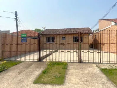 Casa com 2 Quartos para alugar, 80m² no Guaíra, Curitiba