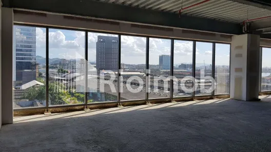 Sala Comercial para alugar, 2024m² no Santo Cristo, Rio de Janeiro