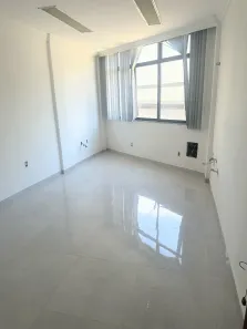 Ponto Comercial para alugar, 38m² no Centro, Macaé