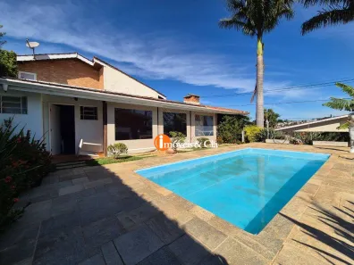 Casa com 3 Quartos à venda, 400m² no Jardim Itaperi, Atibaia