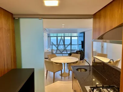 Apartamento com 3 Quartos para alugar, 130m² no Centro, Florianópolis