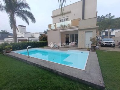 Casa de Condomínio com 3 Quartos à venda, 320m² no Cachoeira do Bom Jesus, Florianópolis
