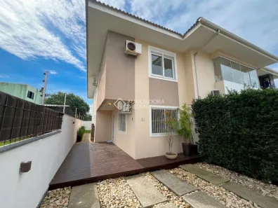 Casa com 3 Quartos para alugar, 150m² no Rio Tavares, Florianópolis