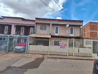 Casa com 5 Quartos à venda, 200m² no Recanto das Emas, Brasília