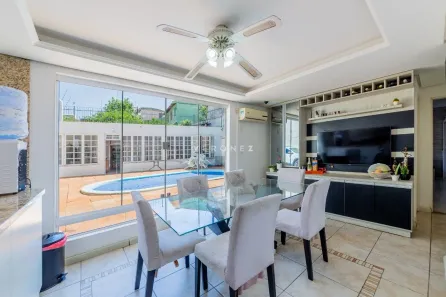 Casa com 4 Quartos à venda, 280m² no Vila Jardim, Porto Alegre