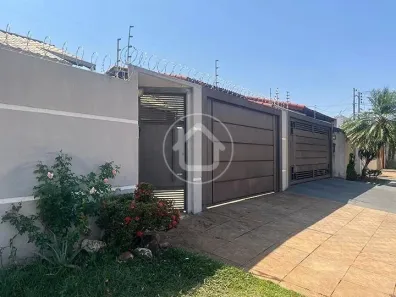Casa com 3 Quartos à venda, 170m² no Carandá Bosque, Campo Grande