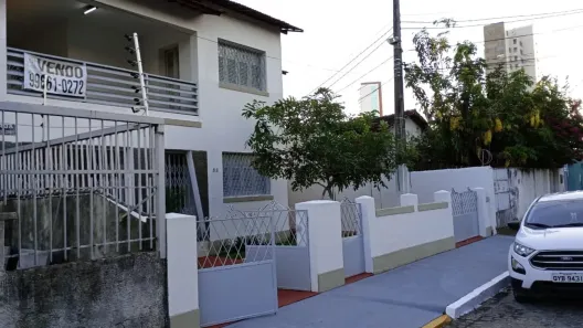 Casa com 8 Quartos à venda, 220m² no Ilha do Leite, Recife