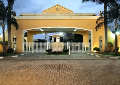 Casa de Condomínio com 4 Quartos à venda, 633m² no SIM, Feira de Santana