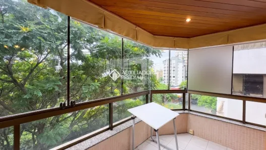 Apartamento com 3 Quartos para alugar, 179m² no Auxiliadora, Porto Alegre