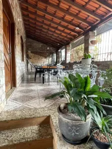 Casa com 5 Quartos para alugar, 210m² no Minascaixa, Belo Horizonte