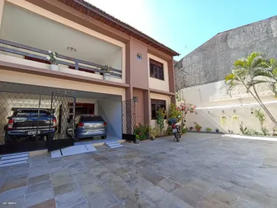 Casa com 4 Quartos à venda, 264m² no São Gerardo, Fortaleza