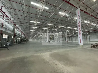 Galpão/Depósito/Armazém para alugar, 1920m² no Parque Jaçatuba, Santo André