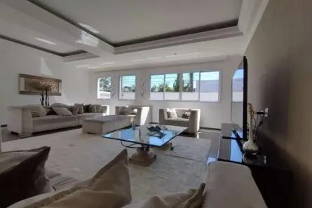 Casa com 3 Quartos para alugar, 320m² no Jardim Londrina, São Paulo
