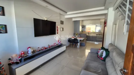 Sobrado com 2 Quartos à venda, 73m² no Caminho Novo, Palhoça