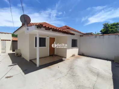 Casa com 2 Quartos para alugar, 90m² no Saraiva, Uberlândia