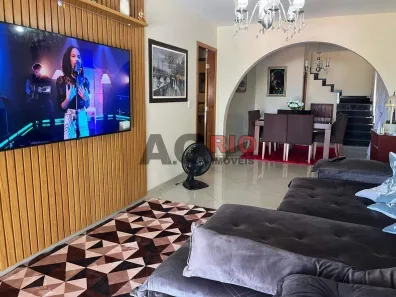 Casa com 4 Quartos à venda, 110m² no Marechal Hermes, Rio de Janeiro