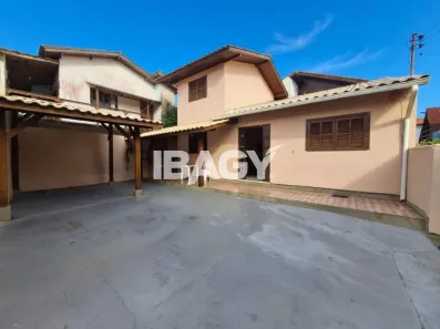 Casa com 3 Quartos para alugar, 74m² no Campeche, Florianópolis