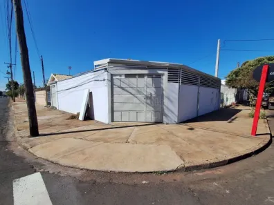 Casa com 3 Quartos para alugar, 106m² no Jardim Tabapuã (Vila Xavier), Araraquara