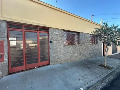 Casa com 4 Quartos à venda, 254m² no Centro, Araraquara
