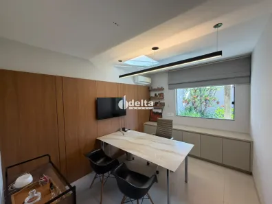Ponto Comercial para alugar, 12m² no Osvaldo Rezende, Uberlândia