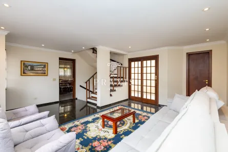Sobrado com 5 Quartos para venda ou aluguel, 207m² no Jardim Social, Curitiba