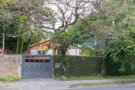 Casa com 4 Quartos à venda, 400m² no Vila Assunção, Porto Alegre