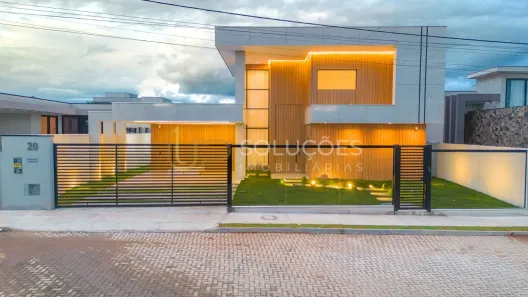 Casa com 4 Quartos à venda, 333m² no Alto da Boa Vista, Brasília