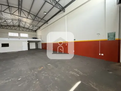 Galpão/Depósito/Armazém para alugar, 250m² no Novo Mundo, Uberlândia