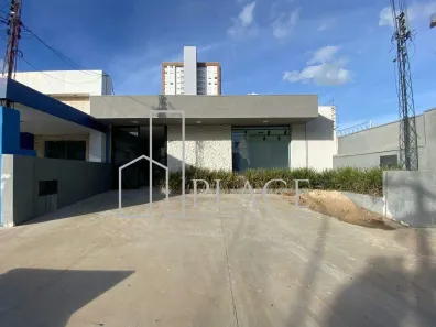 Ponto Comercial com 4 Quartos para alugar, 400m² no Centro, Marília