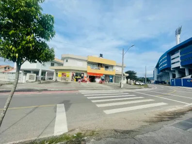 Prédio Comercial à venda, 596m² no Carianos, Florianópolis