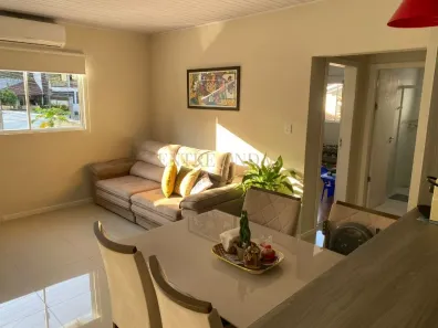 Casa com 2 Quartos para alugar, 120m² no Itacorubi, Florianópolis