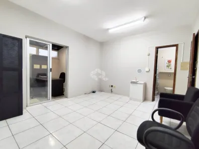 Sala Comercial à venda, 33m² no Passo da Areia, Porto Alegre