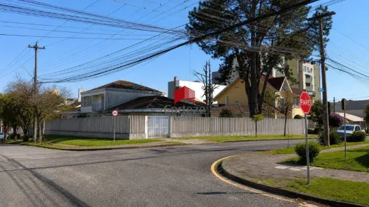 Lote/Terreno à venda, 990m² no Vila Izabel, Curitiba