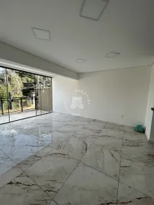 Sobrado com 4 Quartos à venda, 260m² no Vila Galvão, Jundiaí