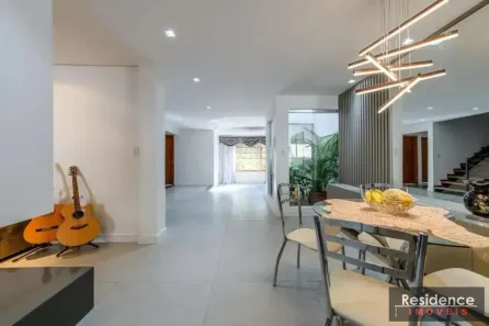 Sobrado com 4 Quartos para alugar, 310m² no Chácara das Pedras, Porto Alegre
