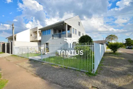 Casa com 3 Quartos à venda, 246m² no Cajuru, Curitiba