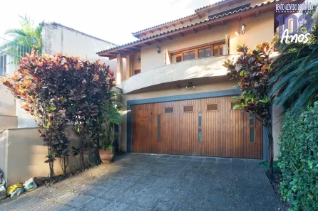 Casa com 4 Quartos à venda, 316m² no Chácara das Pedras, Porto Alegre