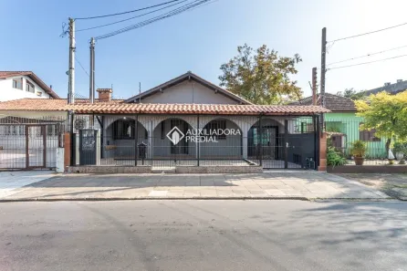 Casa com 4 Quartos para alugar, 300m² no Cavalhada, Porto Alegre