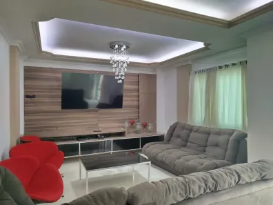 Sobrado com 4 Quartos à venda, 350m² no Flores, Manaus