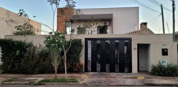 Sobrado com 3 Quartos à venda, 250m² no Vila Vilas Boas, Campo Grande