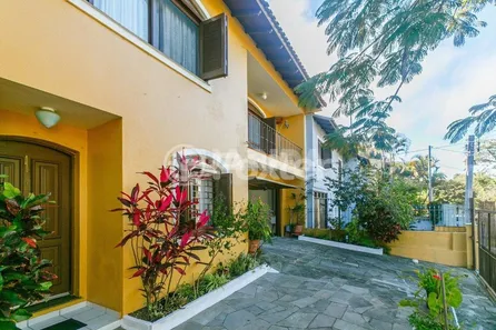 Casa com 3 Quartos à venda, 330m² no Campo Novo, Porto Alegre