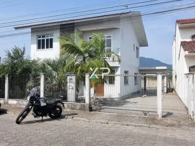 Casa com 4 Quartos à venda, 306m² no Centro, Palhoça